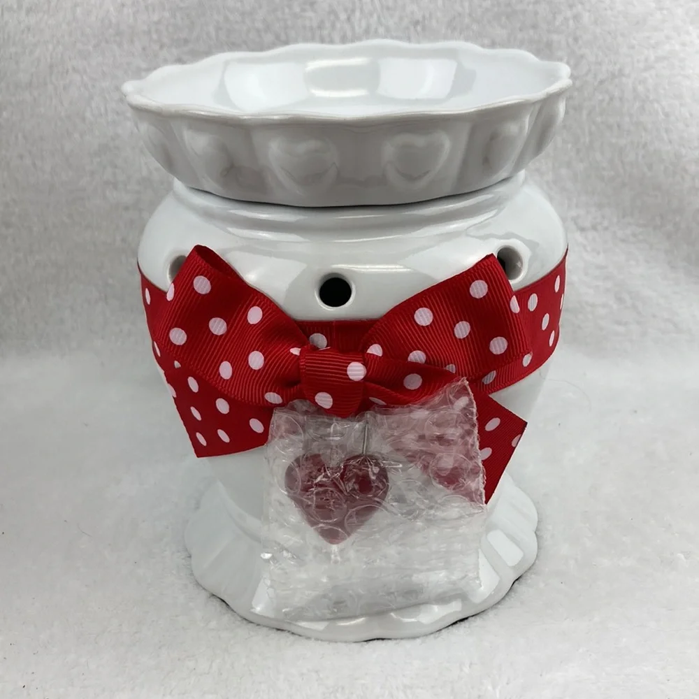 Scentsy Valentine Full Size Wax Warmer New in Box